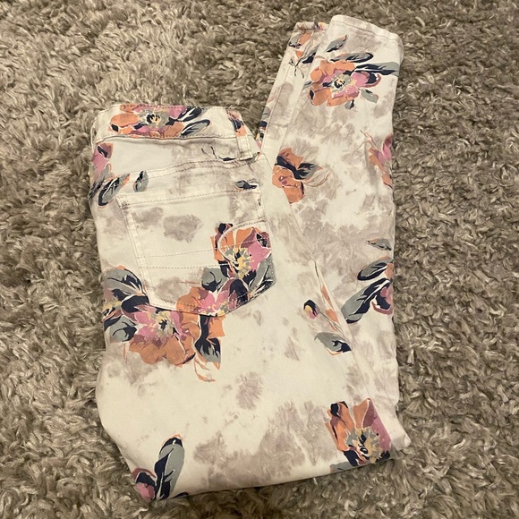 AEO White Floral Jeggings